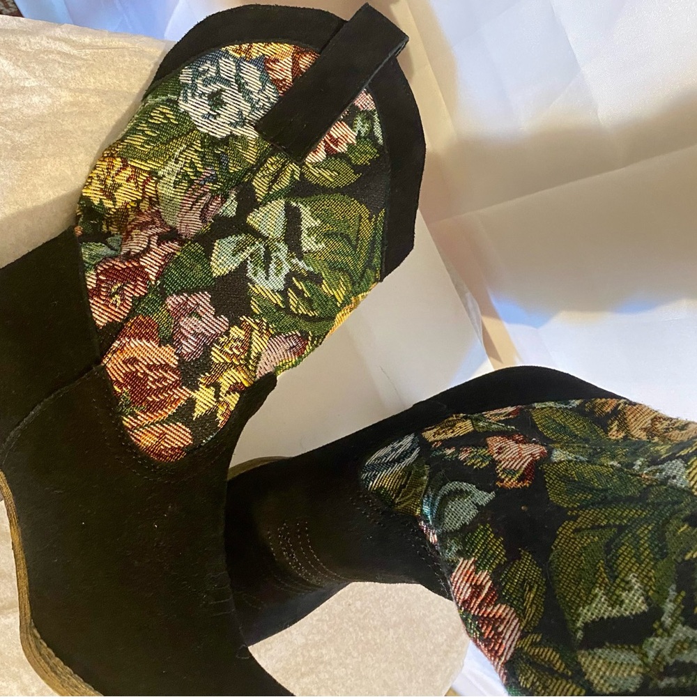 Women’s Very Volatile Black Multicolor Embroidered Heeled Boots Size 10 - Picture 13 of 13